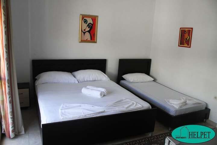 Room 4 of 25