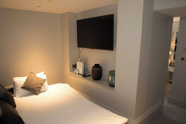 Room 14 of 136