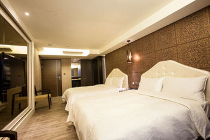 Room 14 of 22