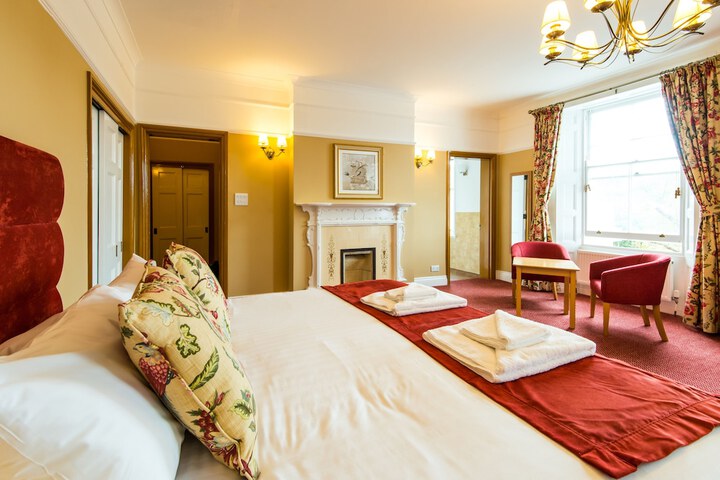 Room 5 of 86