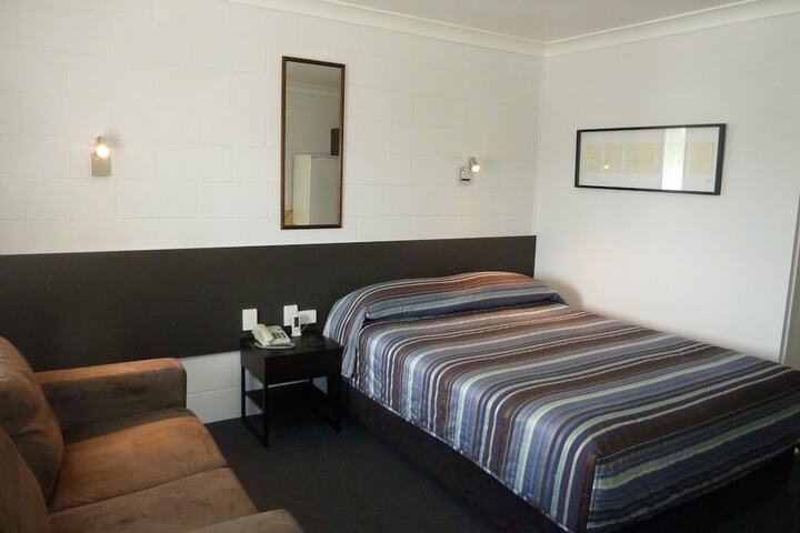 Room 9 of 35
