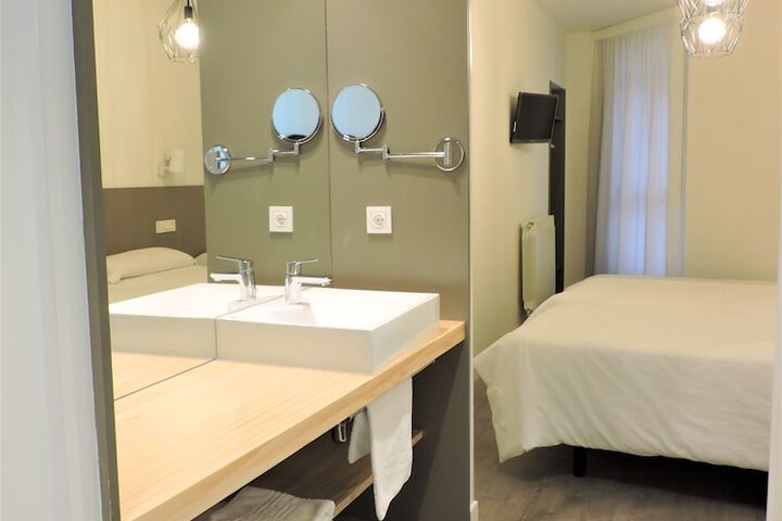 Room 50 of 72