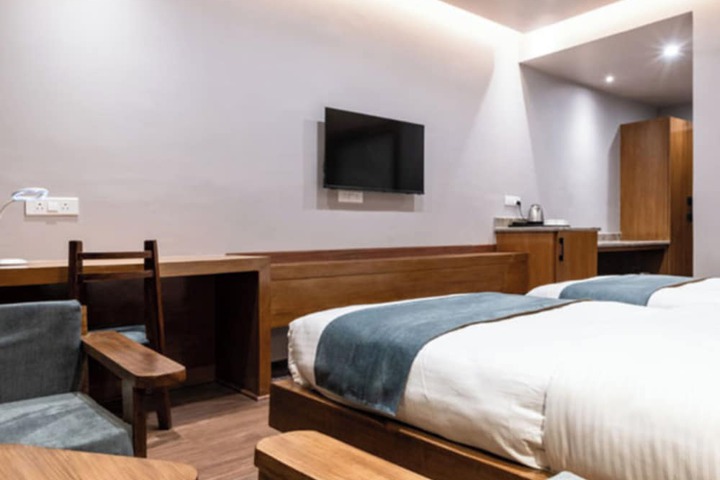 Room 8 of 35