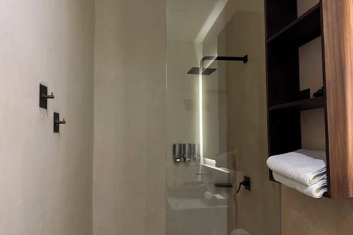 Room 144 of 160