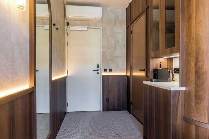 Room 6 of 37