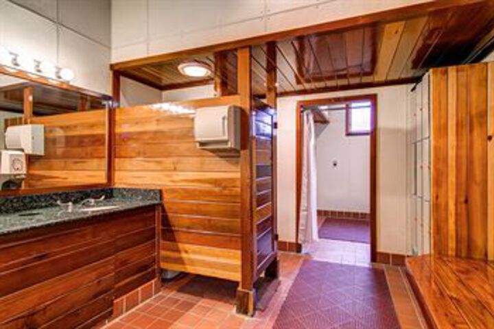 Room 10 of 38