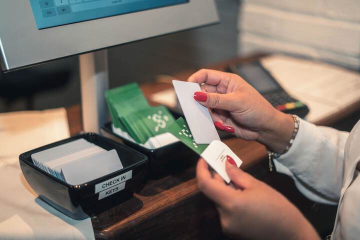 Check-in/check-out kiosk
