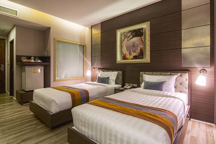 Room 10 of 39