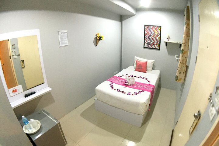 Room 17 of 140