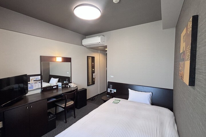 Room 13 of 47