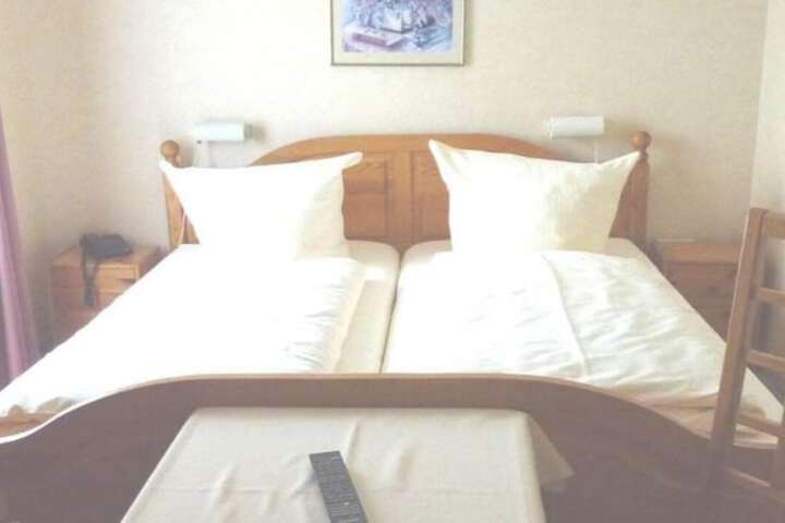 Room 3 of 39