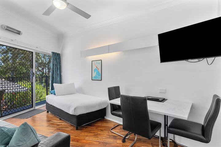 Room 83 of 140
