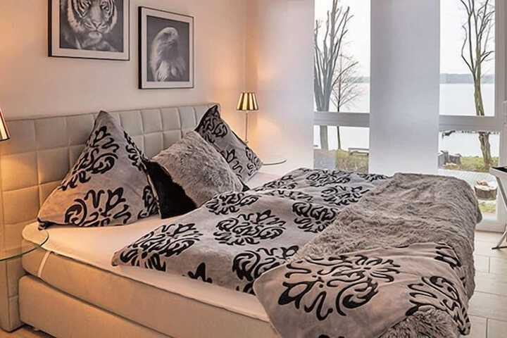 Room 5 of 63