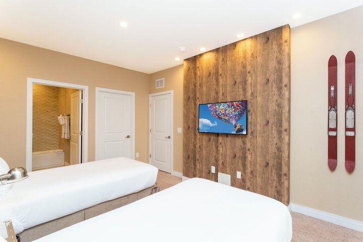 Room 43 of 107