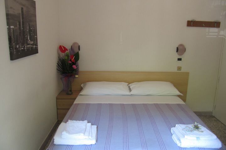 Room 4 of 30