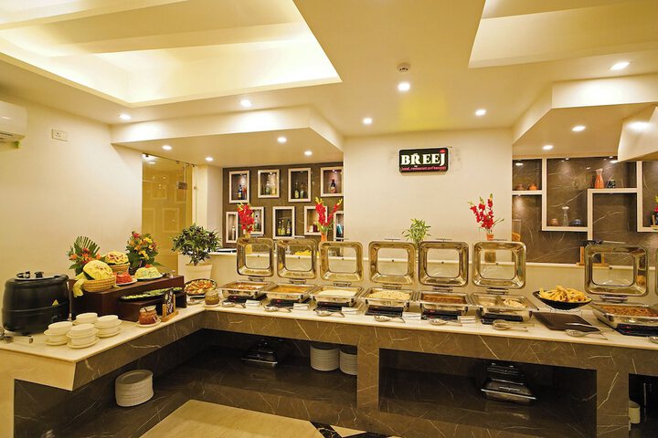 Dining 49 of 59