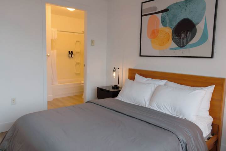 Room 6 of 80