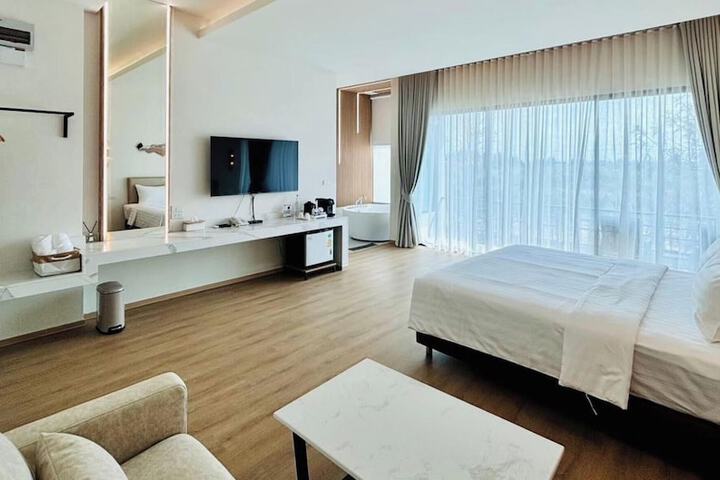 Room 16 of 55