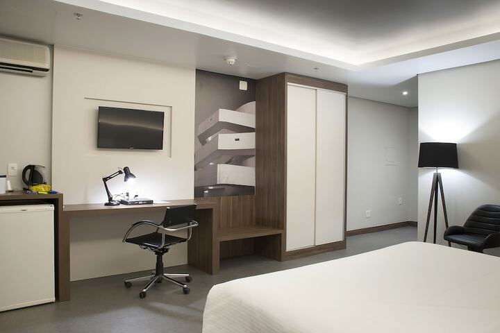 Room 5 of 92