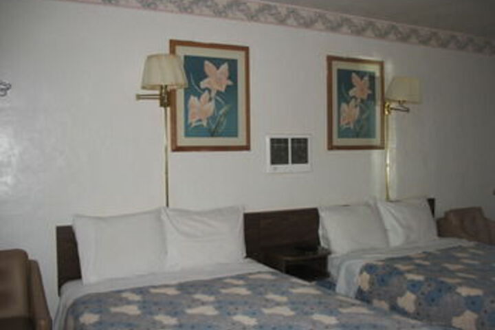 Room 11 of 26