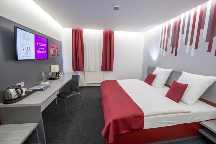 Room 11 of 40