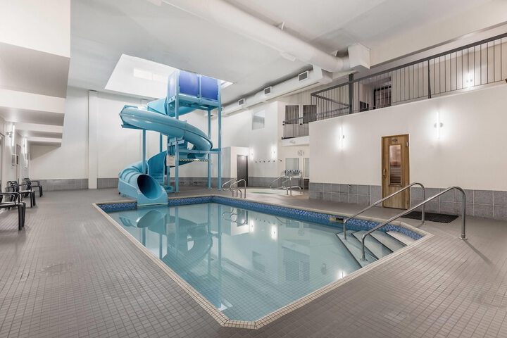 Pool 52 of 64