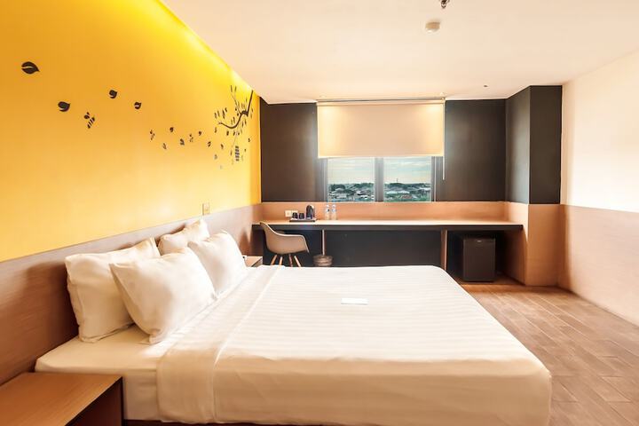Room 30 of 107