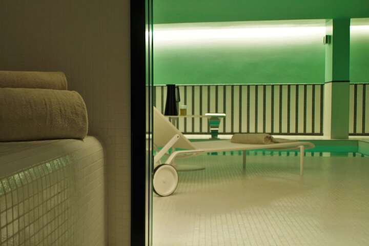 Pool 41 of 69