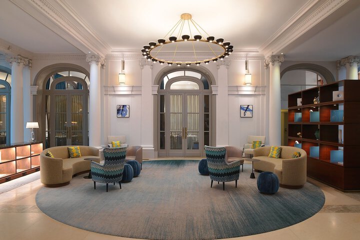 Entrance & Lobby