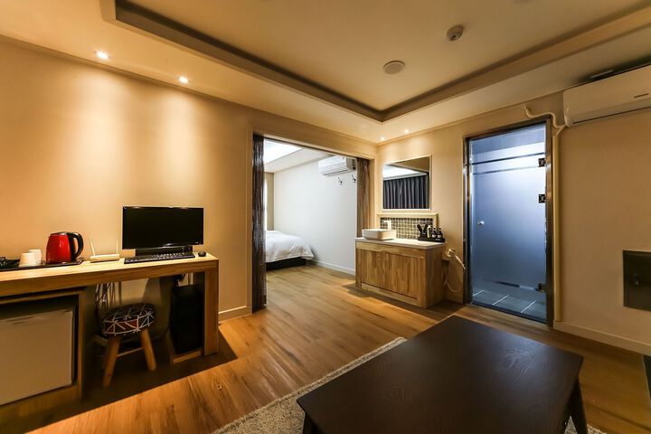 Room 36 of 67