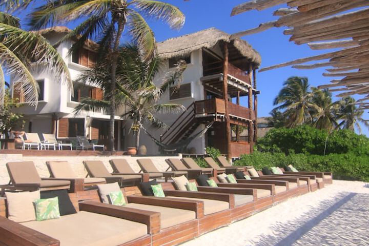 Sundeck 44 of 48