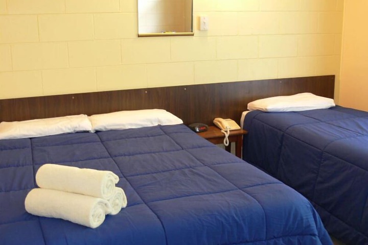 Room 6 of 32
