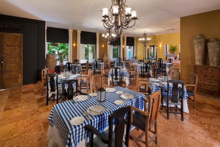 Dining 59 of 87