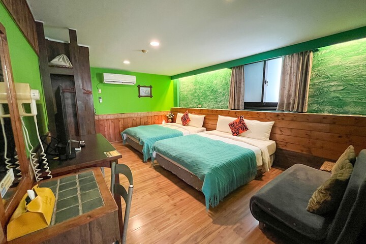 Room 18 of 39