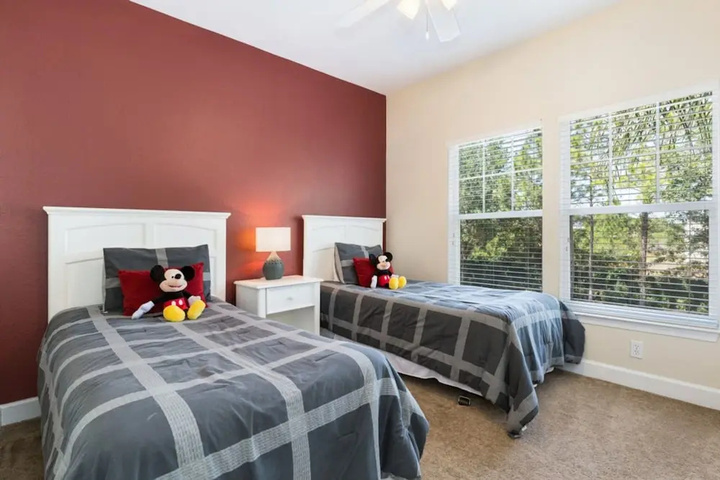 Room 3 of 20