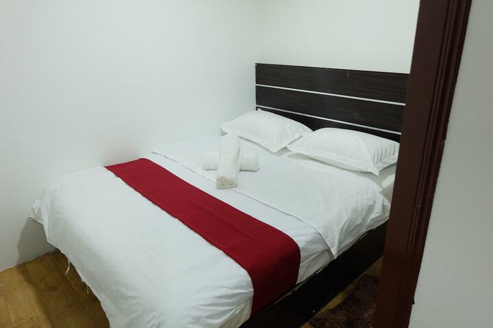 Room 7 of 33