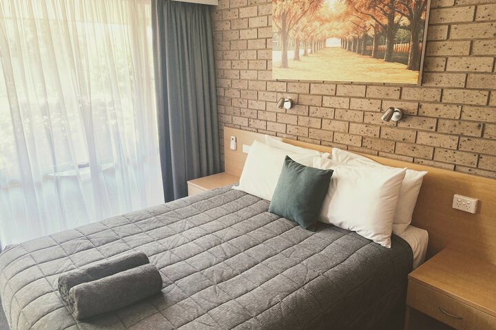 Room 11 of 42