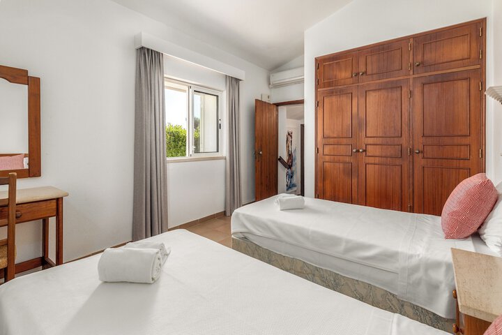 Room 19 of 114