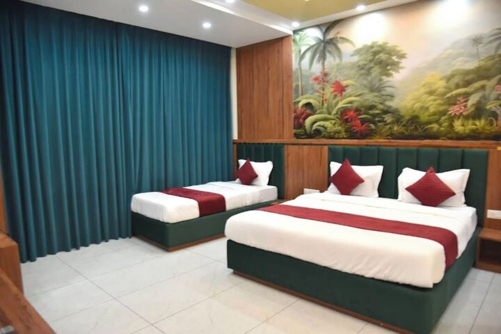 Room 10 of 15