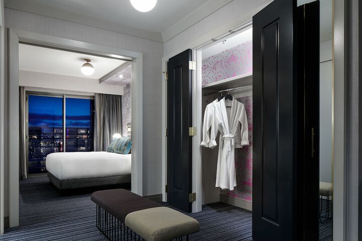 Room 10 of 159
