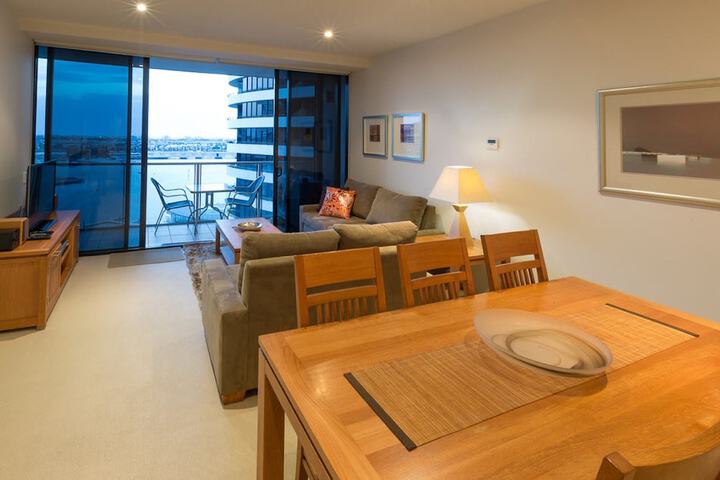 Room 10 of 85