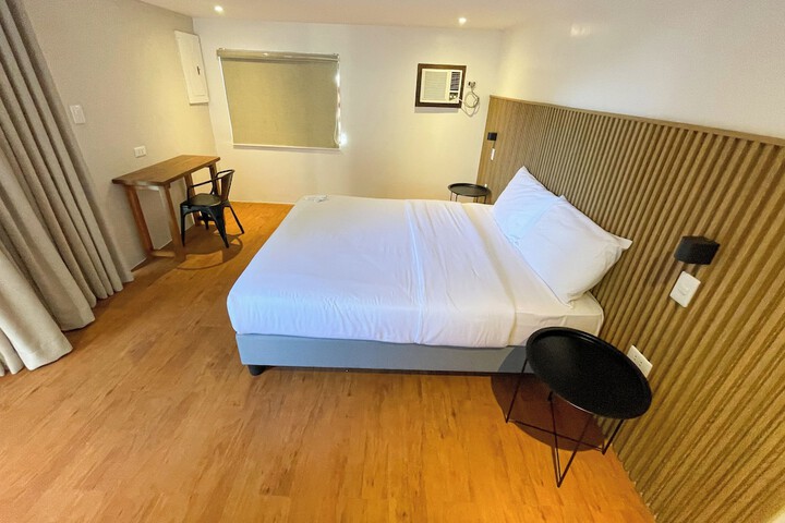 Room 17 of 35