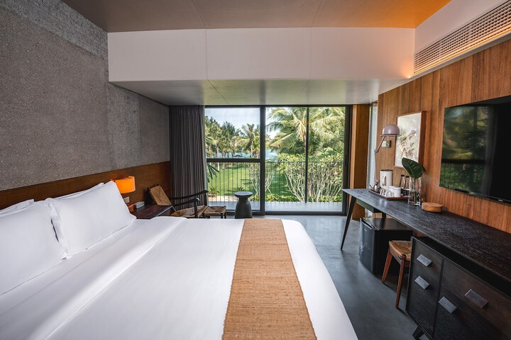 Room 18 of 35