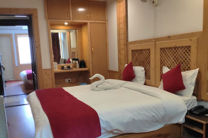 Room 9 of 50