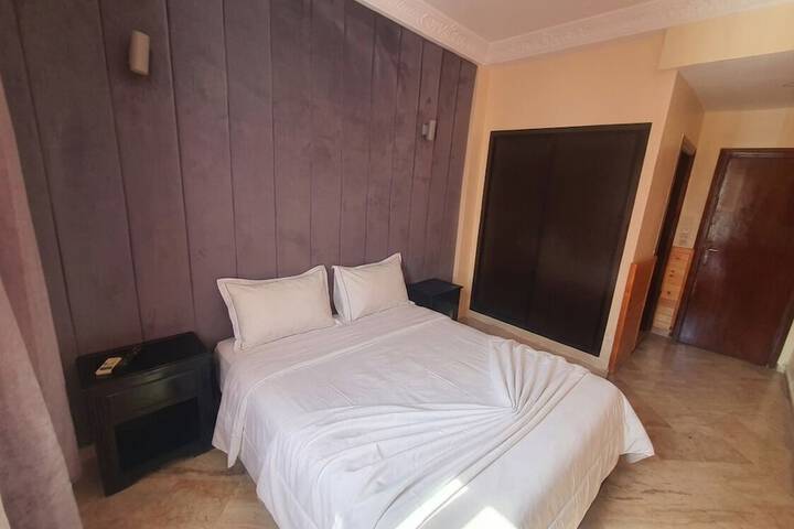 Room 7 of 9