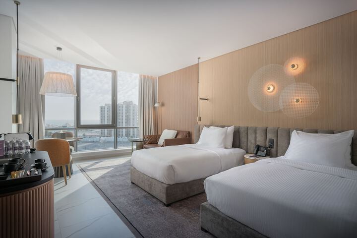 Room 10 of 40