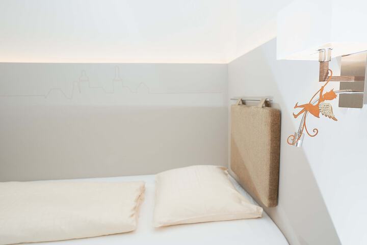 Room 14 of 94