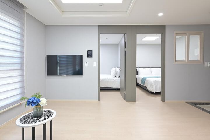Room 21 of 36