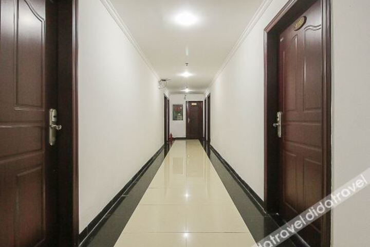 Hotel Interior 18 of 24