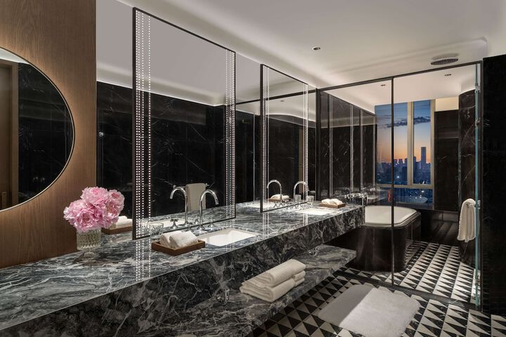 Room 42 of 60